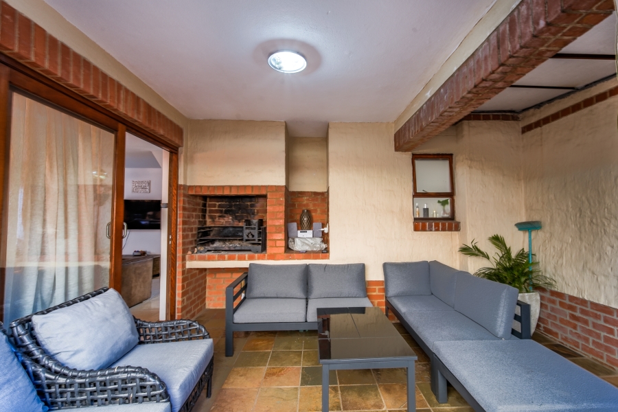 3 Bedroom Property for Sale in Country View Estate Gauteng