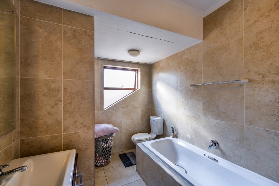 3 Bedroom Property for Sale in Country View Estate Gauteng