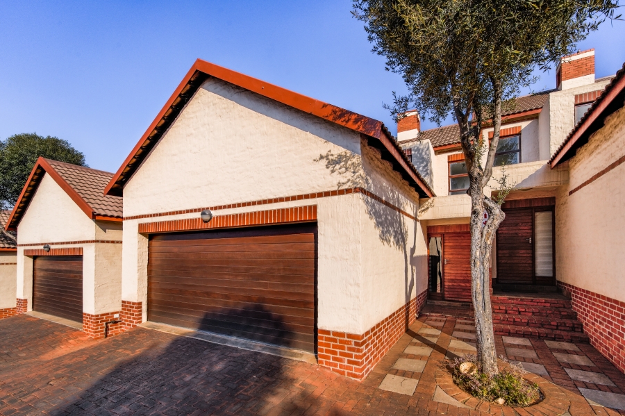 3 Bedroom Property for Sale in Country View Estate Gauteng