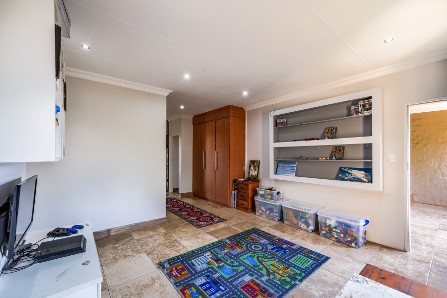 3 Bedroom Property for Sale in The Wilds Gauteng