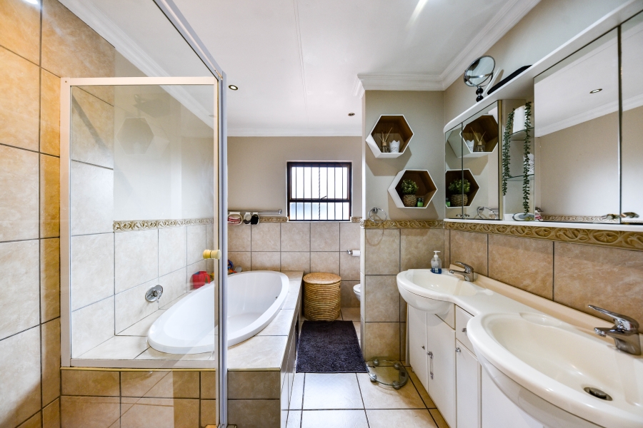3 Bedroom Property for Sale in Moreleta Park Gauteng
