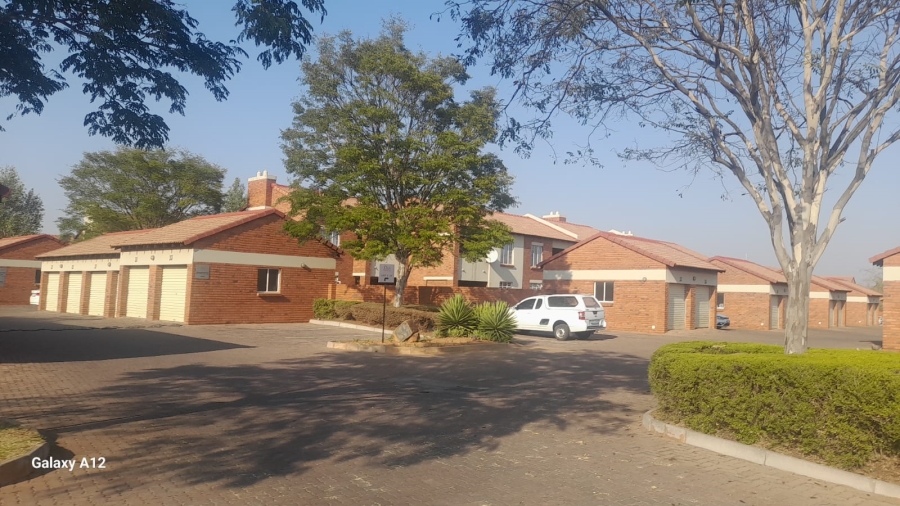 To Let 2 Bedroom Property for Rent in Mooikloof Ridge Gauteng