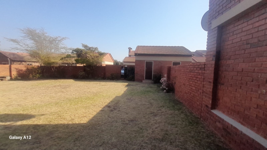 To Let 2 Bedroom Property for Rent in Mooikloof Ridge Gauteng