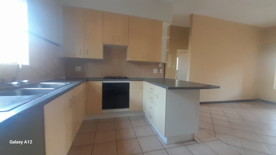 To Let 2 Bedroom Property for Rent in Mooikloof Ridge Gauteng