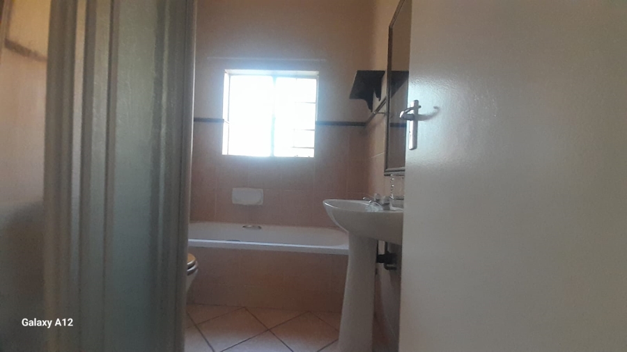 To Let 2 Bedroom Property for Rent in Mooikloof Ridge Gauteng