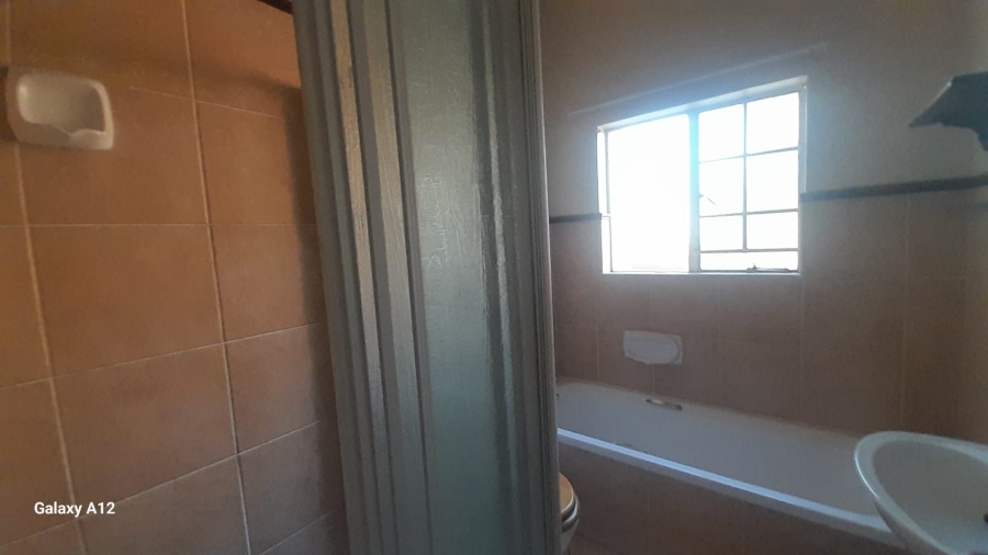 To Let 2 Bedroom Property for Rent in Mooikloof Ridge Gauteng