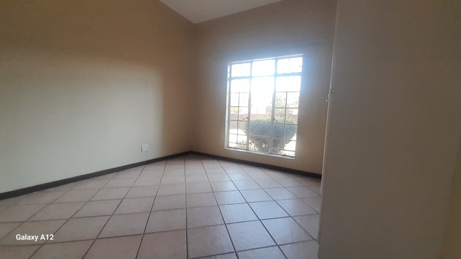 To Let 2 Bedroom Property for Rent in Mooikloof Ridge Gauteng