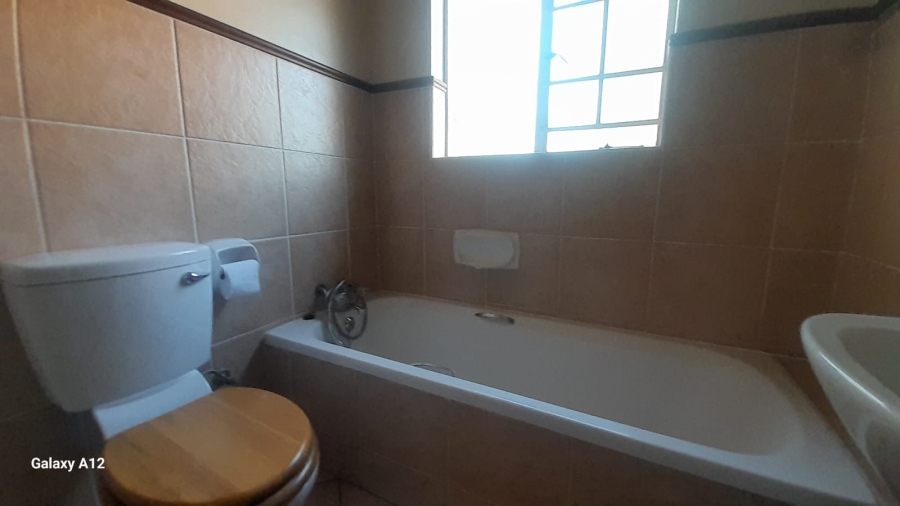 To Let 2 Bedroom Property for Rent in Mooikloof Ridge Gauteng