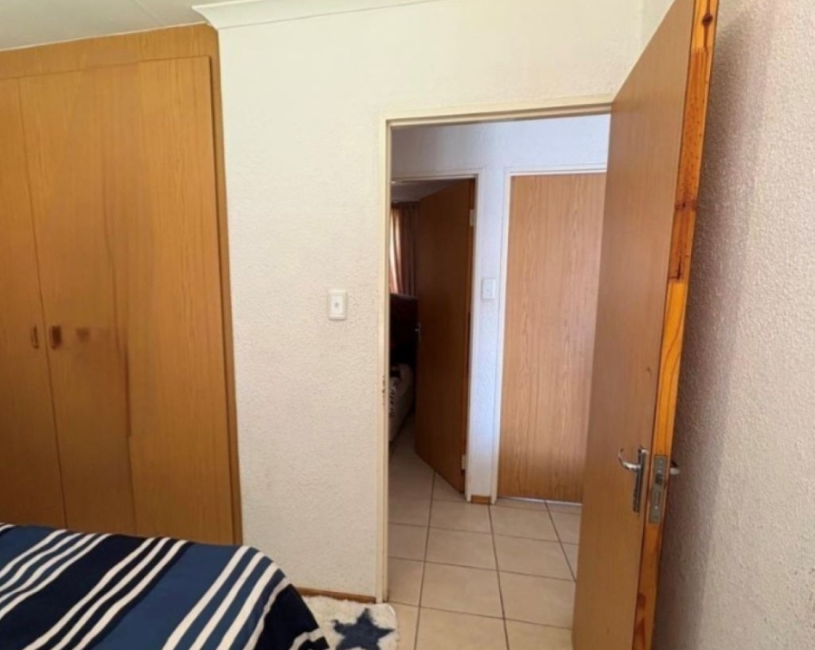 2 Bedroom Property for Sale in Finsbury Gauteng