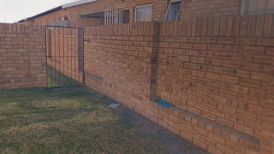 2 Bedroom Property for Sale in Finsbury Gauteng