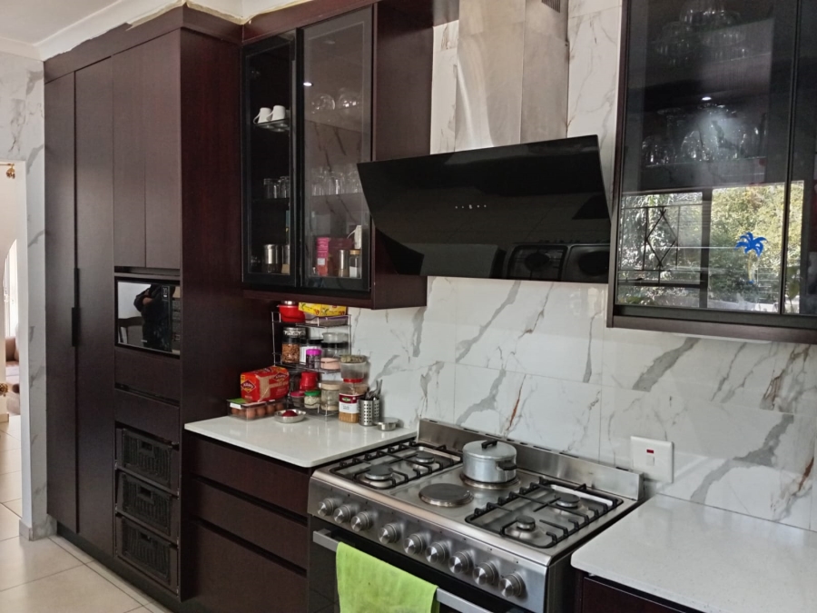 4 Bedroom Property for Sale in Brackenhurst Gauteng