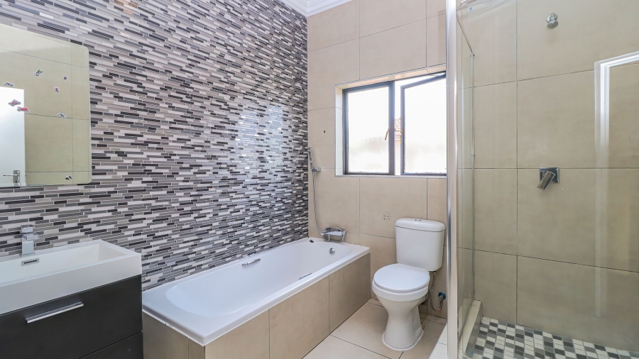 3 Bedroom Property for Sale in Sharonlea Gauteng