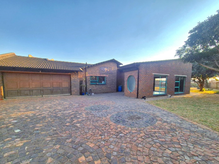 To Let 2 Bedroom Property for Rent in Dalpark Gauteng
