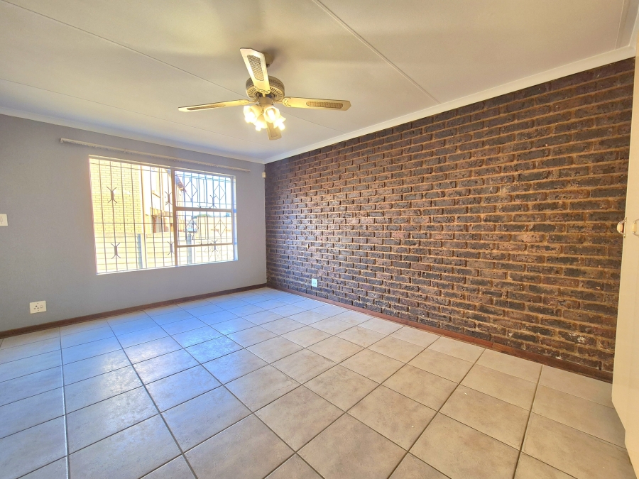To Let 2 Bedroom Property for Rent in Dalpark Gauteng