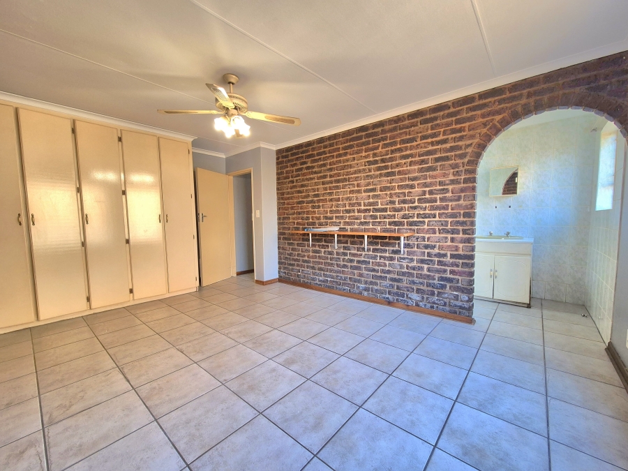 To Let 2 Bedroom Property for Rent in Dalpark Gauteng