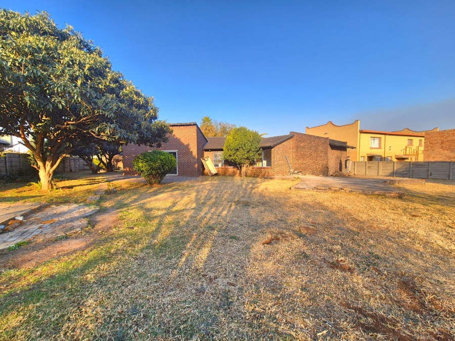 To Let 2 Bedroom Property for Rent in Dalpark Gauteng