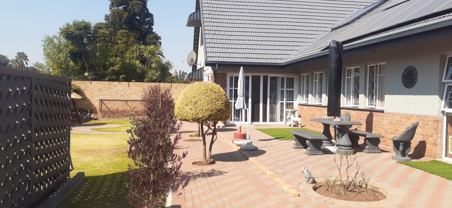 3 Bedroom Property for Sale in Waterval Estate Gauteng