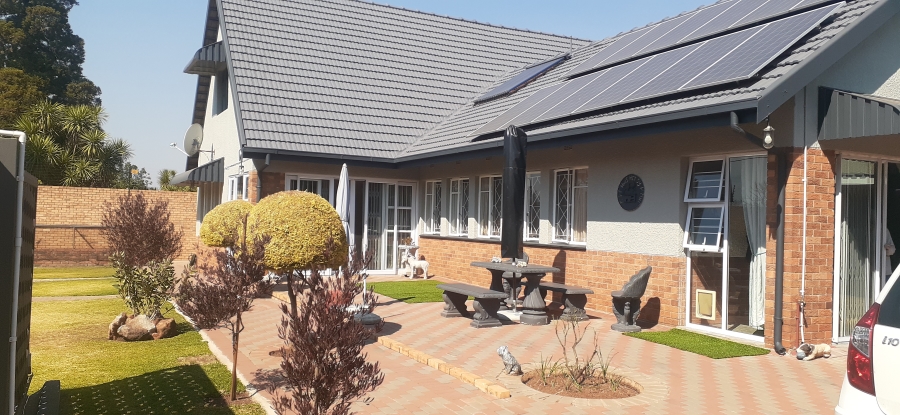 3 Bedroom Property for Sale in Waterval Estate Gauteng
