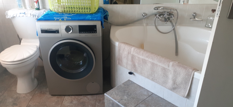 3 Bedroom Property for Sale in Waterval Estate Gauteng