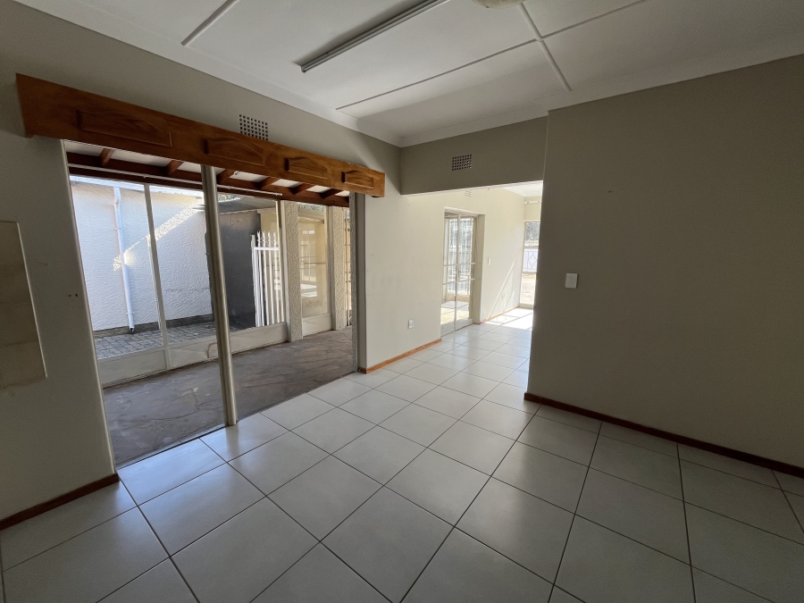 4 Bedroom Property for Sale in Nimrod Park Gauteng