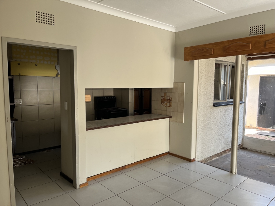 4 Bedroom Property for Sale in Nimrod Park Gauteng
