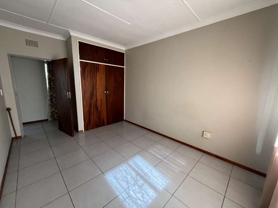 4 Bedroom Property for Sale in Nimrod Park Gauteng