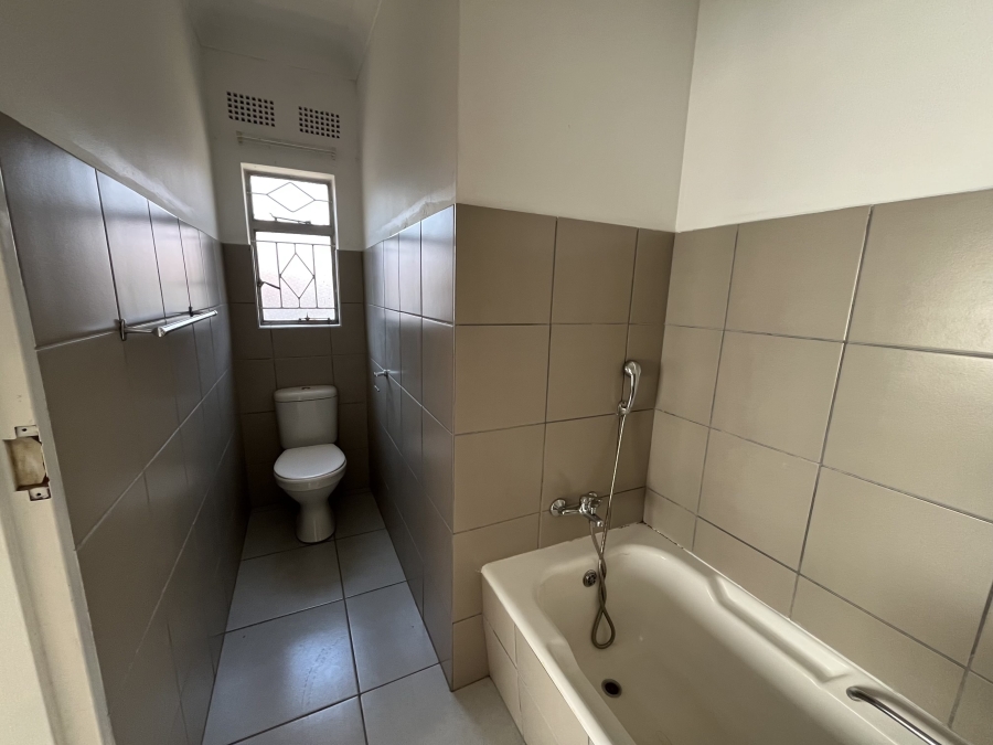 4 Bedroom Property for Sale in Nimrod Park Gauteng