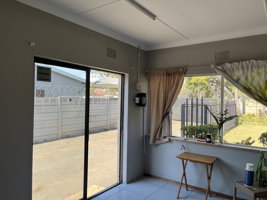 4 Bedroom Property for Sale in Nimrod Park Gauteng