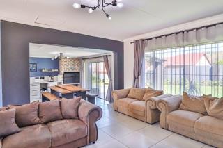 3 Bedroom Property for Sale in Mulbarton Gauteng