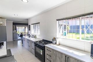 3 Bedroom Property for Sale in Mulbarton Gauteng