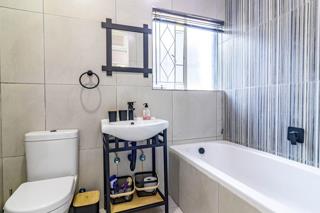 3 Bedroom Property for Sale in Mulbarton Gauteng