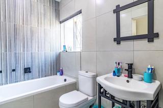 3 Bedroom Property for Sale in Mulbarton Gauteng