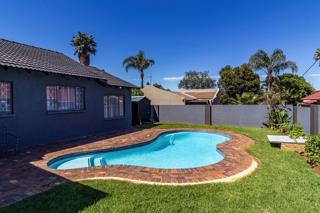 3 Bedroom Property for Sale in Mulbarton Gauteng