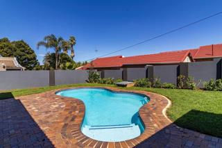 3 Bedroom Property for Sale in Mulbarton Gauteng