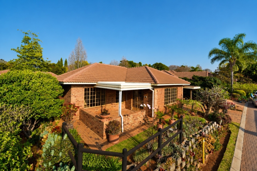 2 Bedroom Property for Sale in Faerie Glen Gauteng
