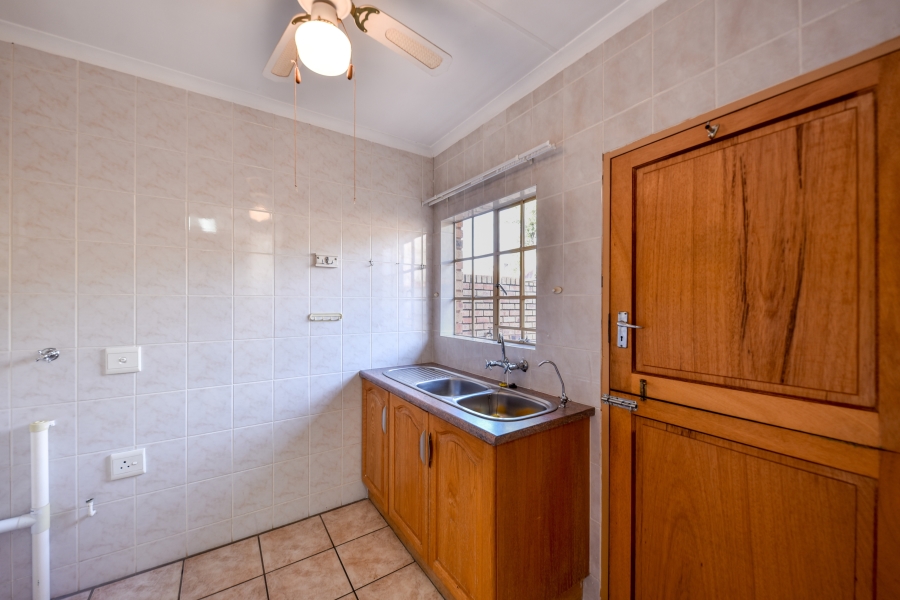 2 Bedroom Property for Sale in Faerie Glen Gauteng