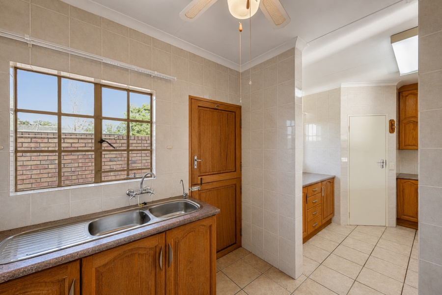 2 Bedroom Property for Sale in Faerie Glen Gauteng