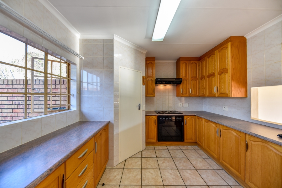 2 Bedroom Property for Sale in Faerie Glen Gauteng