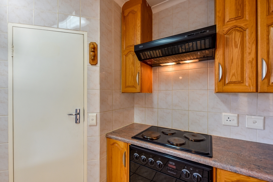 2 Bedroom Property for Sale in Faerie Glen Gauteng