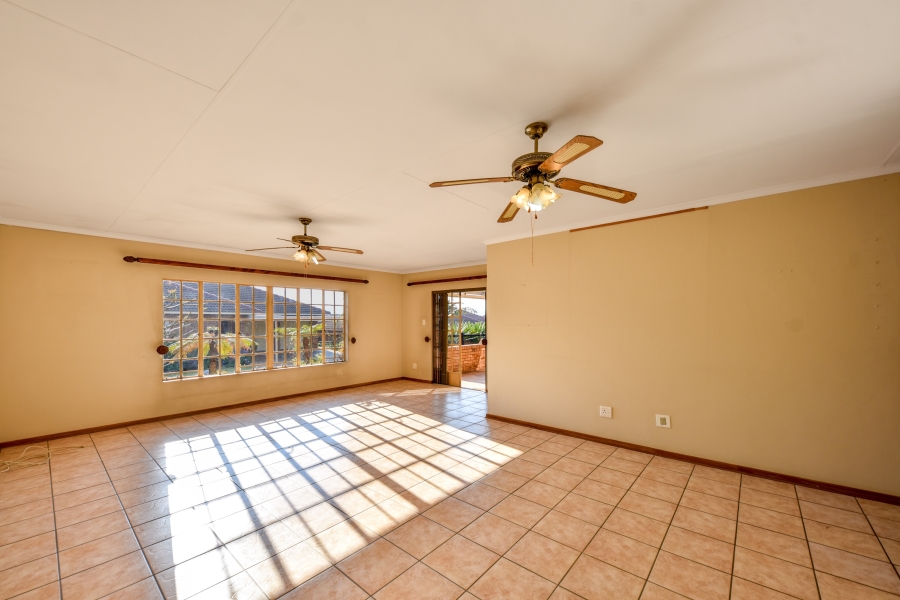 2 Bedroom Property for Sale in Faerie Glen Gauteng