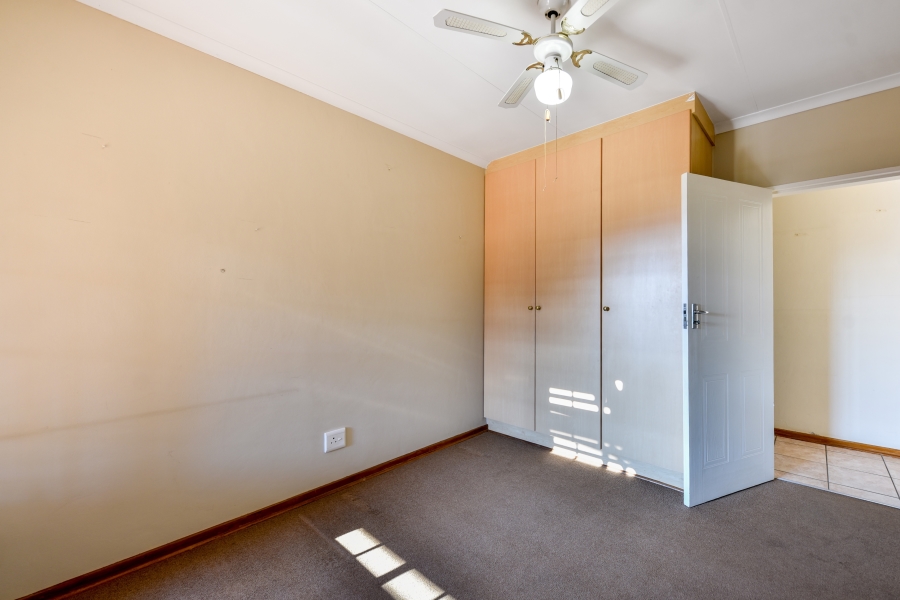 2 Bedroom Property for Sale in Faerie Glen Gauteng