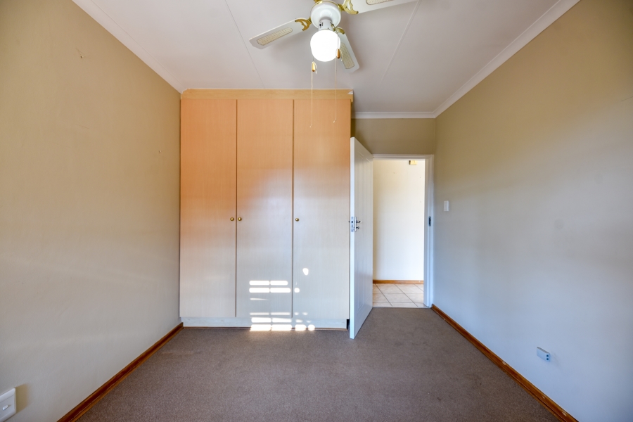 2 Bedroom Property for Sale in Faerie Glen Gauteng