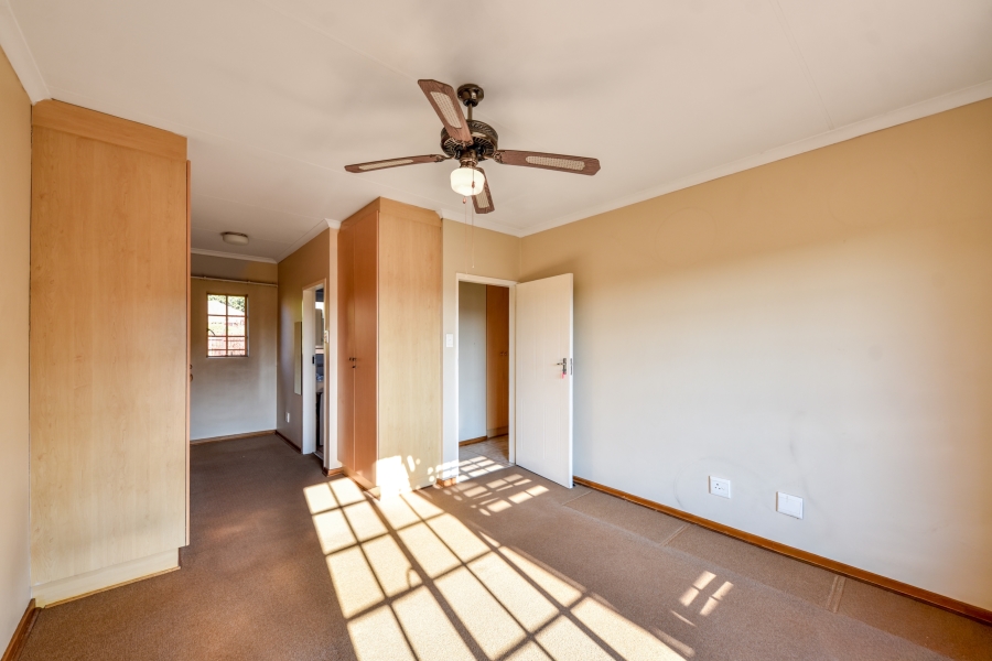2 Bedroom Property for Sale in Faerie Glen Gauteng
