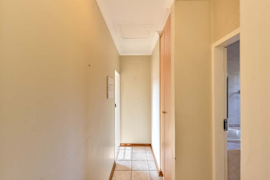 2 Bedroom Property for Sale in Faerie Glen Gauteng