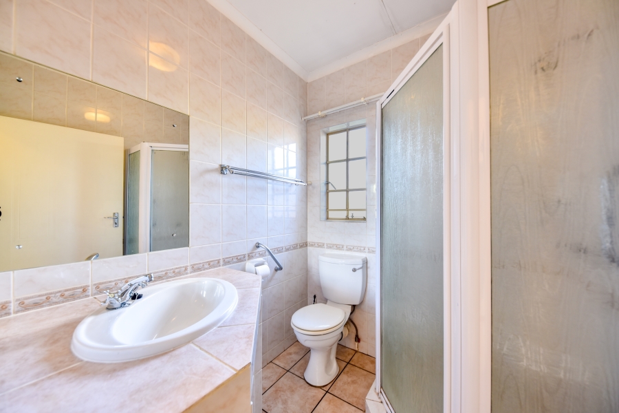 2 Bedroom Property for Sale in Faerie Glen Gauteng