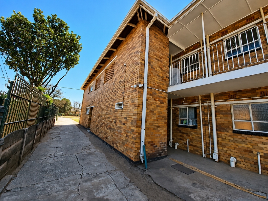 1 Bedroom Property for Sale in Peacehaven Gauteng