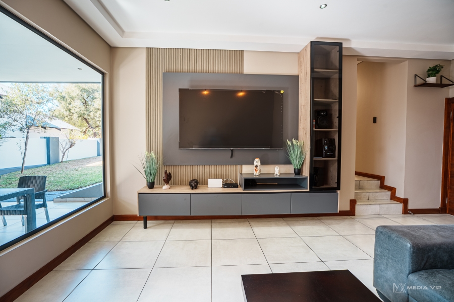 4 Bedroom Property for Sale in Copperleaf Estate Gauteng