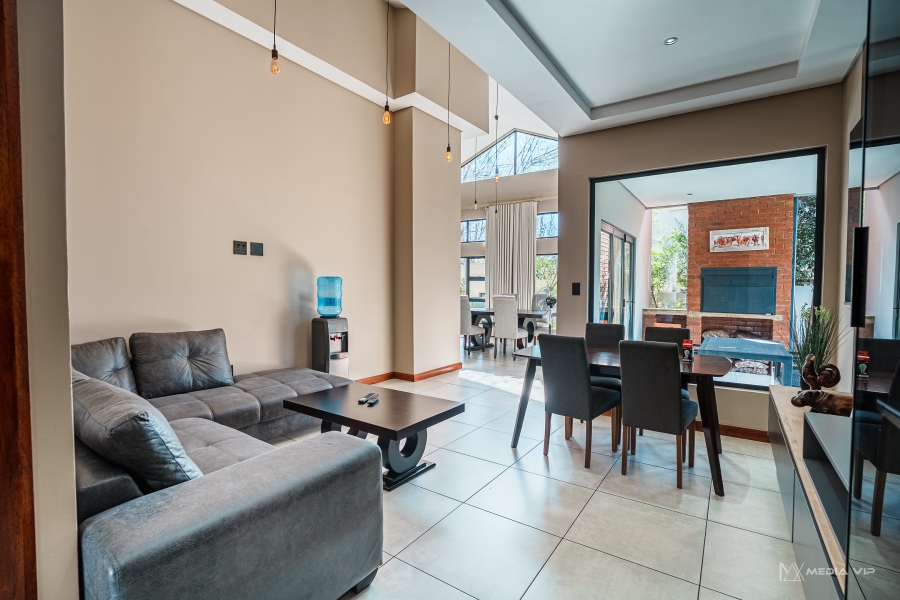4 Bedroom Property for Sale in Copperleaf Estate Gauteng