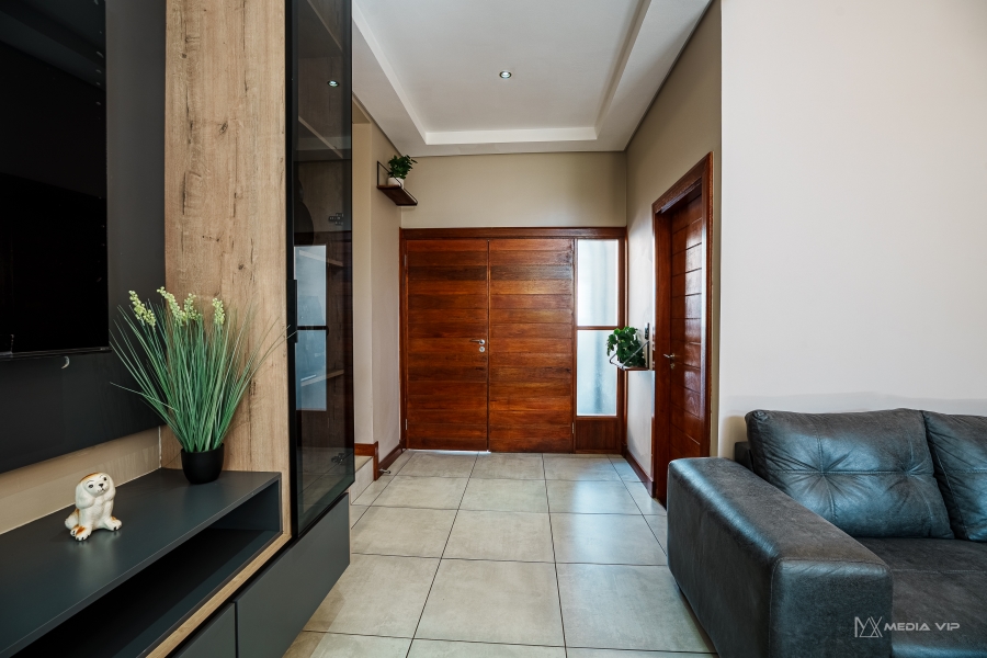 4 Bedroom Property for Sale in Copperleaf Estate Gauteng