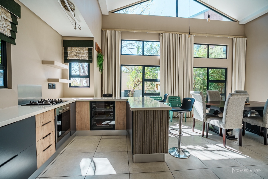 4 Bedroom Property for Sale in Copperleaf Estate Gauteng